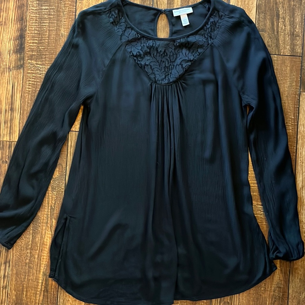 Liz Lange Maternity tunic top, black, lacy